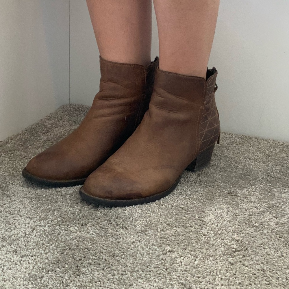 STEVE MADDEN Booties